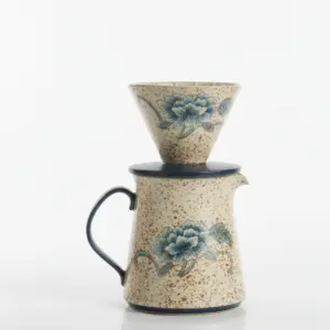 Blue and white porcelain coffee dripper with gold peony design
